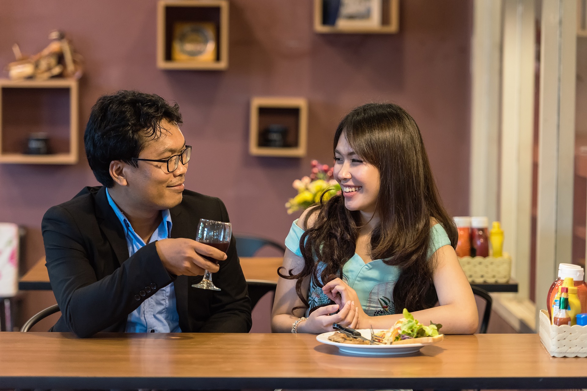 Master meaningful conversations and boost your confidence with strategies to enhance social skills, emotional intelligence, and personal growth. Overcome social anxiety, practice self-care, and build stronger relationships through effective communication techniques.